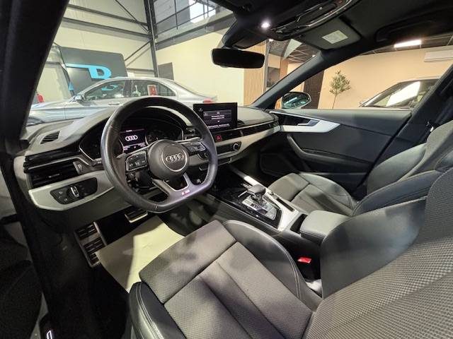 AUDI A4 AVANT  2022