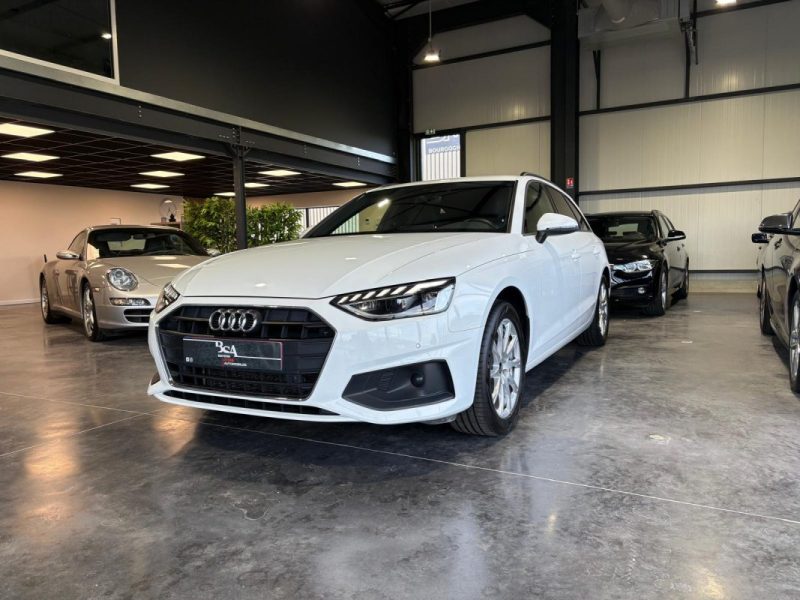 AUDI A4 AVANT  2022