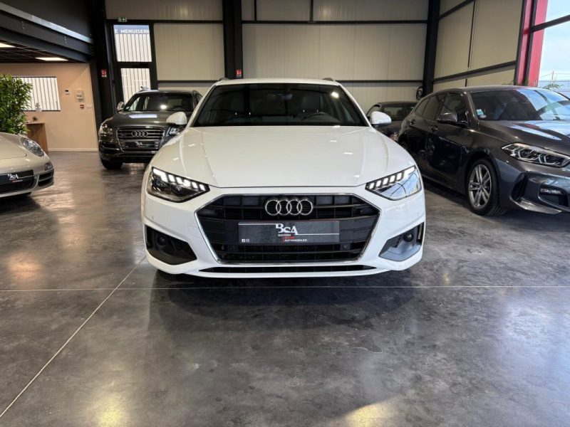 AUDI A4 AVANT  2022