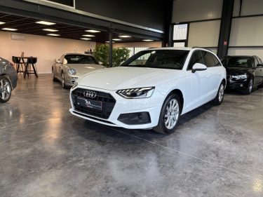 AUDI A4 AVANT  2022