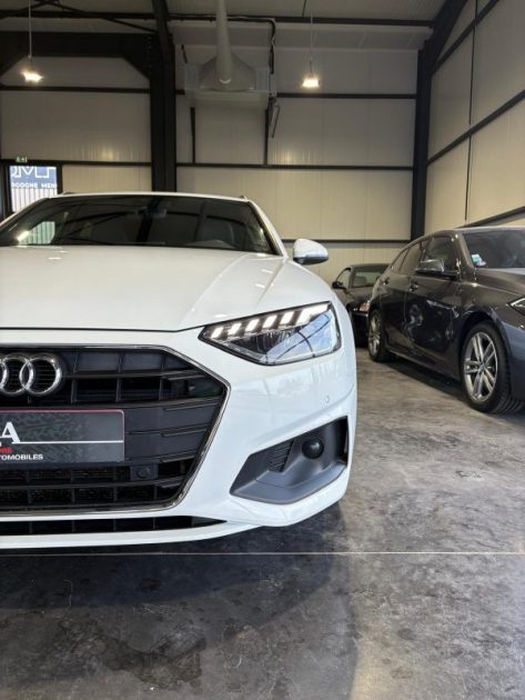 AUDI A4 AVANT  2022