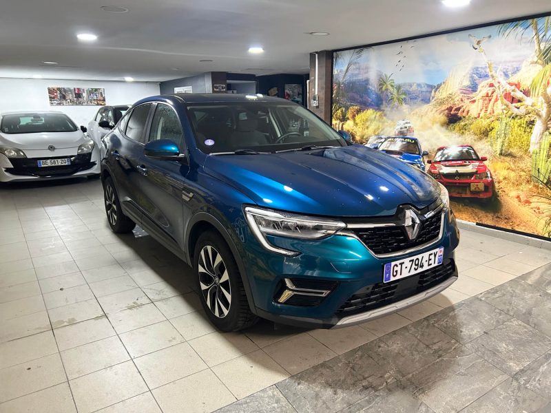 RENAULT ARKANA 1.6 E-TECH 145CH FULL HYBRID ESPRIT ALPINE 12/2023 PRIX HT : 15000 €