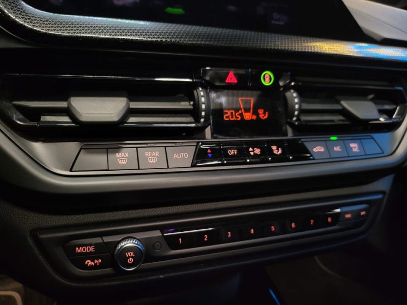 BMW SERIE 1 116i 109cv M Sport TOIT OUVRANT / ECLAIRAGE D\'AMBIANCE / APPLE CARPLAY / SUIVI BMW