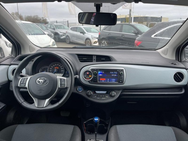 TOYOTA YARIS III 1.5 HYBRID 100h STYLE