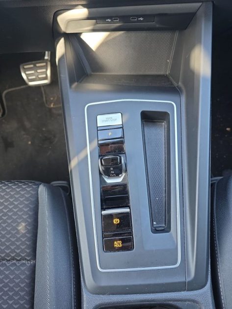 VOLKSWAGEN GOLF 8 1.0 L e-TSI 110 ch 