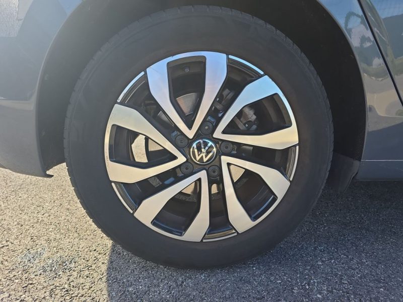 VOLKSWAGEN GOLF 8 1.0 L e-TSI 110 ch 