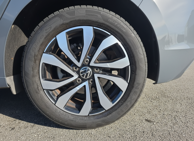 VOLKSWAGEN GOLF 8 1.0 L e-TSI 110 ch 