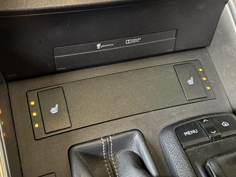 LEXUS IS300H PACK LUXE 2016 / CAMERA DE RECUL / SIEGES CHAUFFANTS / CUIR / MODE DE CONDUITE 