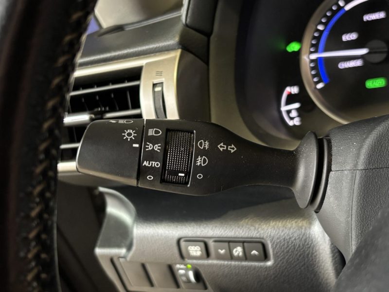 LEXUS IS300H PACK LUXE 2016 / CAMERA DE RECUL / SIEGES CHAUFFANTS / CUIR / MODE DE CONDUITE 