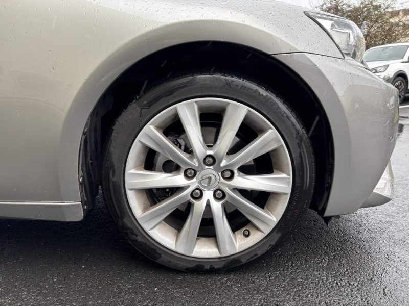 LEXUS IS300H PACK LUXE 2016 / CAMERA DE RECUL / SIEGES CHAUFFANTS / CUIR / MODE DE CONDUITE 