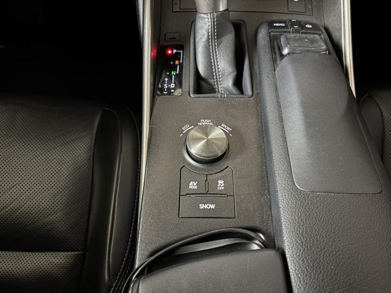 LEXUS IS300H PACK LUXE 2016 / CAMERA DE RECUL / SIEGES CHAUFFANTS / CUIR / MODE DE CONDUITE 