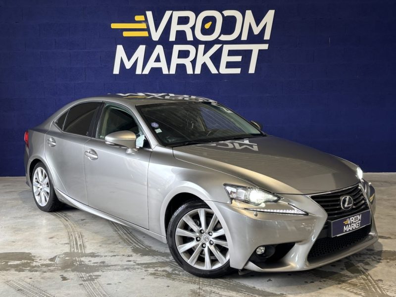 LEXUS IS300H PACK LUXE 2016 / CAMERA DE RECUL / SIEGES CHAUFFANTS / CUIR / MODE DE CONDUITE 