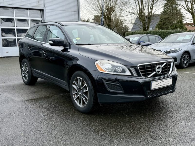 VOLVO XC60 D3 136CH KINETIC GEARTRONIC 2013
