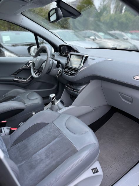PEUGEOT 208 1.6 E-HDI 115  FELINE FULL OPTIONS