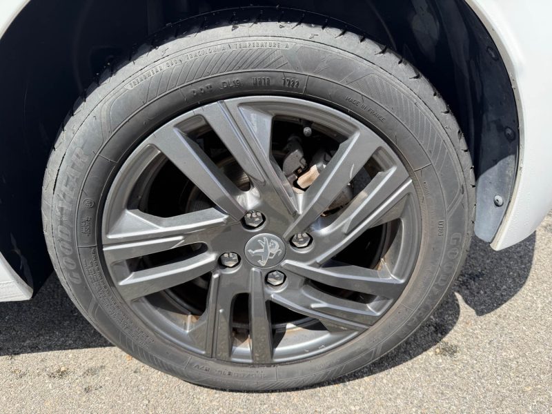 PEUGEOT 208  1.5 BLUEHDI 100CH S&S GARANTIE 