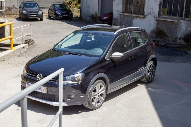 Volkswagen POLO CROSS 1.6 TDi 90cv ✨ Première main - 4 roues hiver supplémentaires