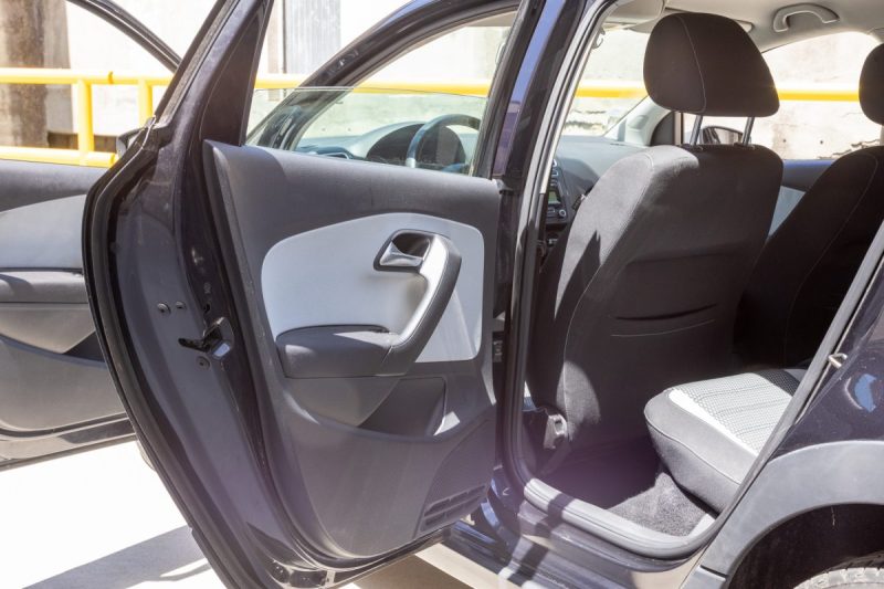Volkswagen POLO CROSS 1.6 TDi 90cv ✨ Première main - 4 roues hiver supplémentaires