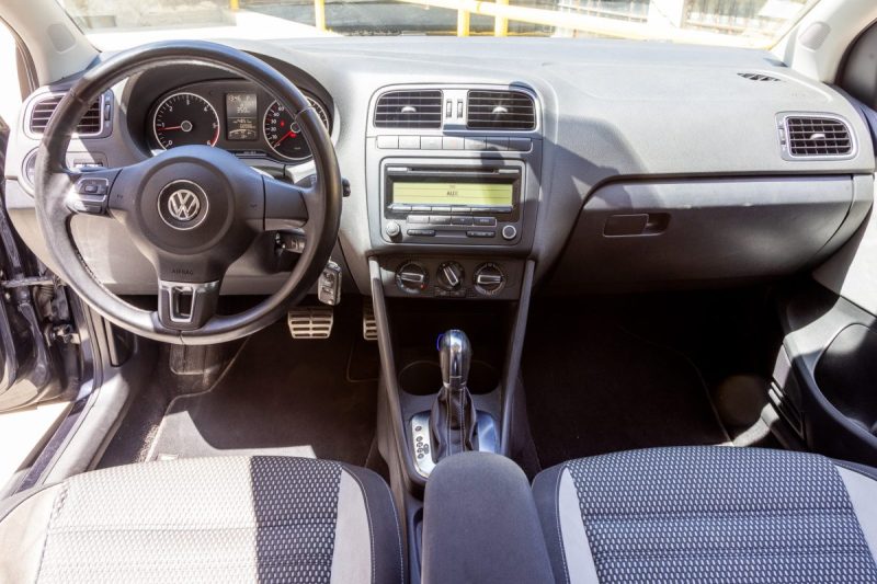 Volkswagen POLO CROSS 1.6 TDi 90cv ✨ Première main - 4 roues hiver supplémentaires