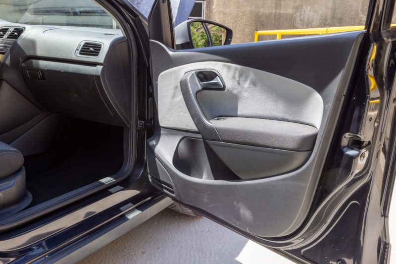 Volkswagen POLO CROSS 1.6 TDi 90cv ✨ Première main - 4 roues hiver supplémentaires