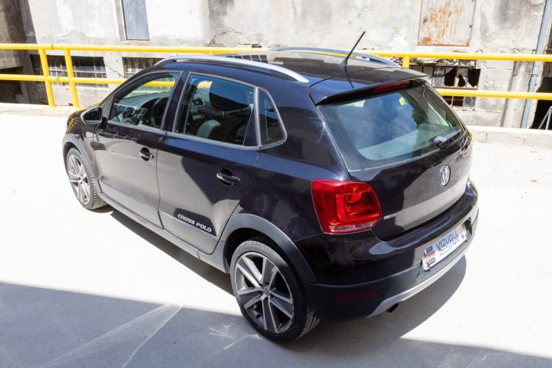 Volkswagen POLO CROSS 1.6 TDi 90cv ✨ Première main - 4 roues hiver supplémentaires