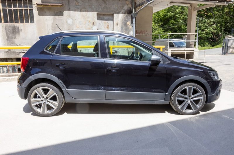 Volkswagen POLO CROSS 1.6 TDi 90cv ✨ Première main - 4 roues hiver supplémentaires