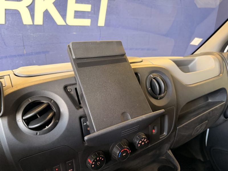 RENAULT MASTER - 2.3 L - BLUE DCi - 136 ch - 2015 - Caméra de Recul - Attelage - GPS