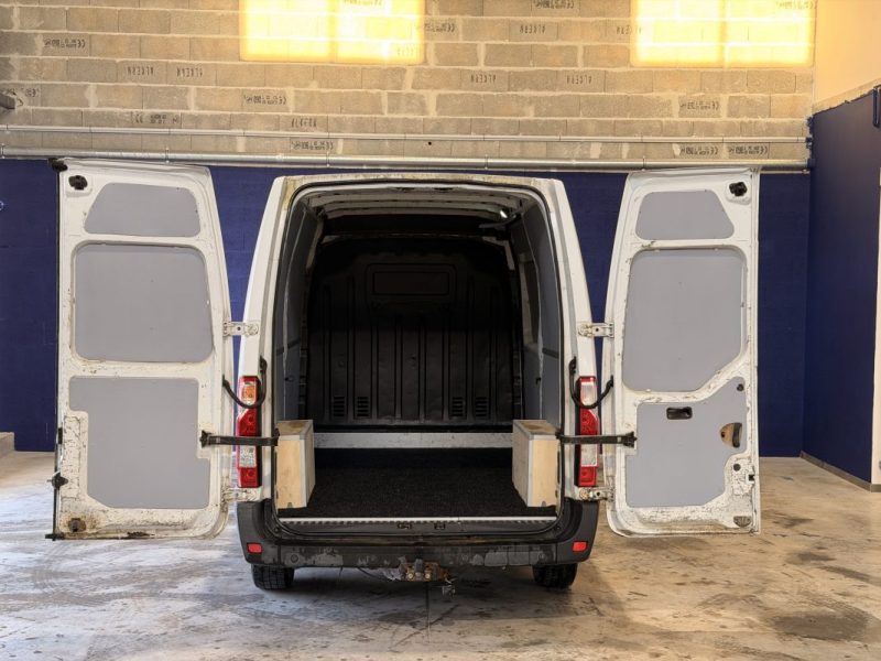 RENAULT MASTER - 2.3 L - BLUE DCi - 136 ch - 2015 - Caméra de Recul - Attelage - GPS