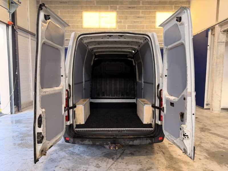 RENAULT MASTER - 2.3 L - BLUE DCi - 136 ch - 2015 - Caméra de Recul - Attelage - GPS