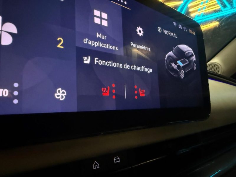 FIAT 600E LA PRIMA 156 ch / SIEGE ELCTRIQUE + MASSANT + CHAUFFANT + GARANTIE CONSTRUCTEUR / 2024