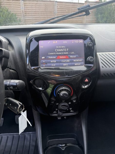 PEUGEOT 108 1.2 VTI ALLURE 2014 - 73 222Kms - Distrib ok - Parfait Etat - Suivit Peugeot