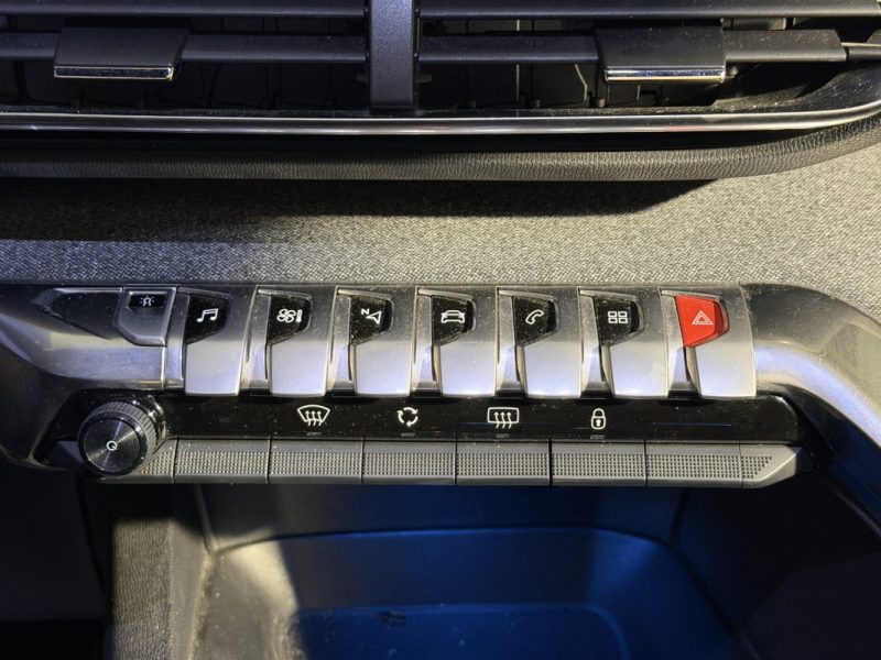 PEUGEOT 3008 GT LINE 1.5 BLUEHDI 130cv BVA EAT8 - DISTRIBUTION NEUVE - REVISION FAITE - 121 500 klm 