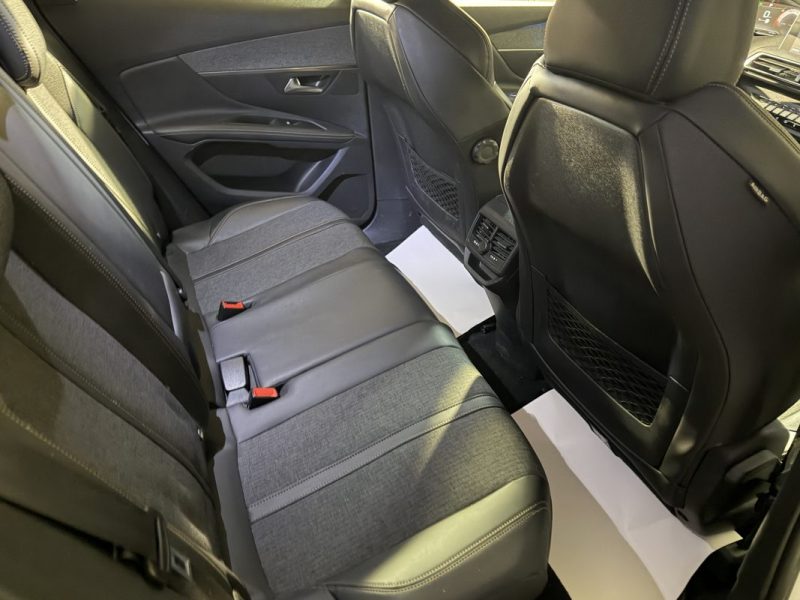 PEUGEOT 3008 GT LINE 1.5 BLUEHDI 130cv BVA EAT8 - DISTRIBUTION NEUVE - REVISION FAITE - 121 500 klm 