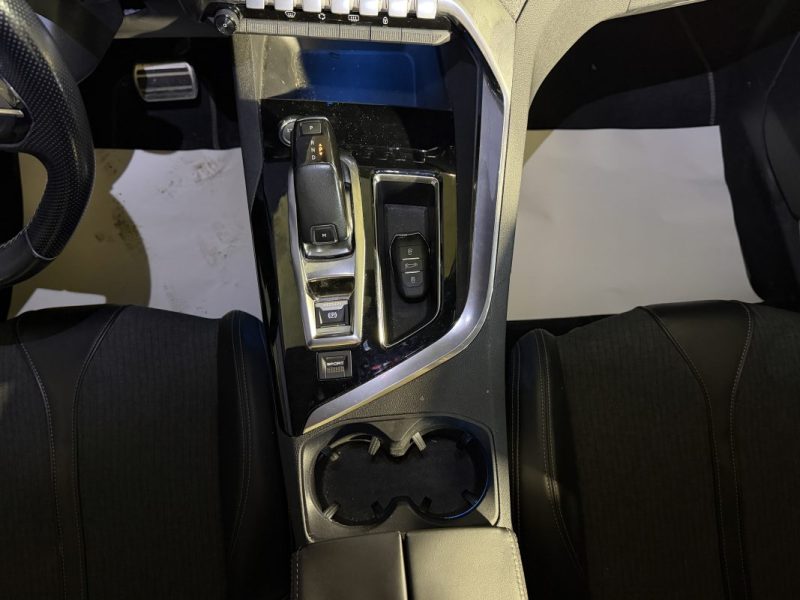 PEUGEOT 3008 GT LINE 1.5 BLUEHDI 130cv BVA EAT8 - DISTRIBUTION NEUVE - REVISION FAITE - 121 500 klm 