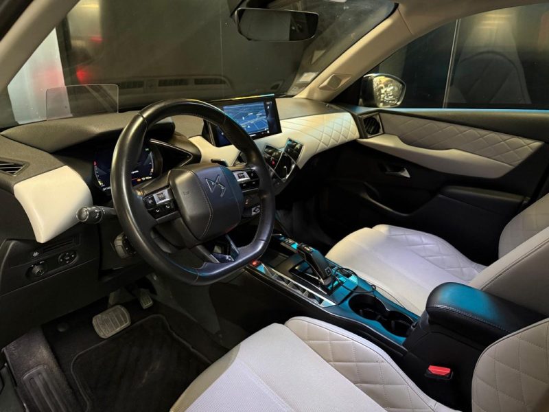 DS DS3 CROSSBACK Grand Chic 130CH EAT8 / CUIR COMPLET + AFFICHAGE TETE HAUTE + DS LED VISION / 