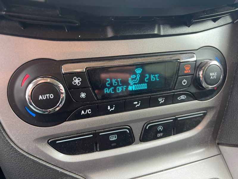 FORD FOCUS 1.0 SCTI 100CH ECOBOOST STOP&START TITANIUM 4P 2013