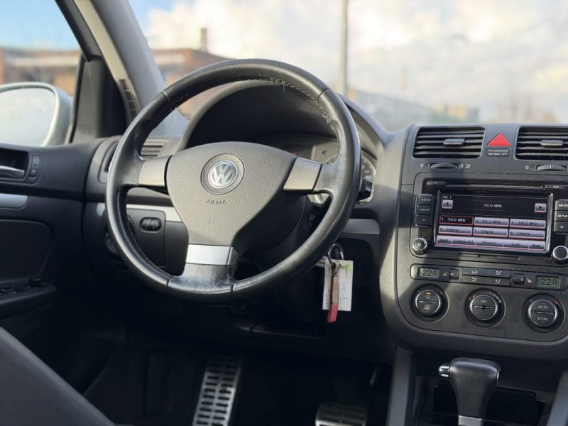 VOLKSWAGEN GOLF 5 2L FSI 150CV SPORTLINE / RADAR DE RECUL / CLIM / PAIEMENT 4 OU 10 FOIS POSSIBLE