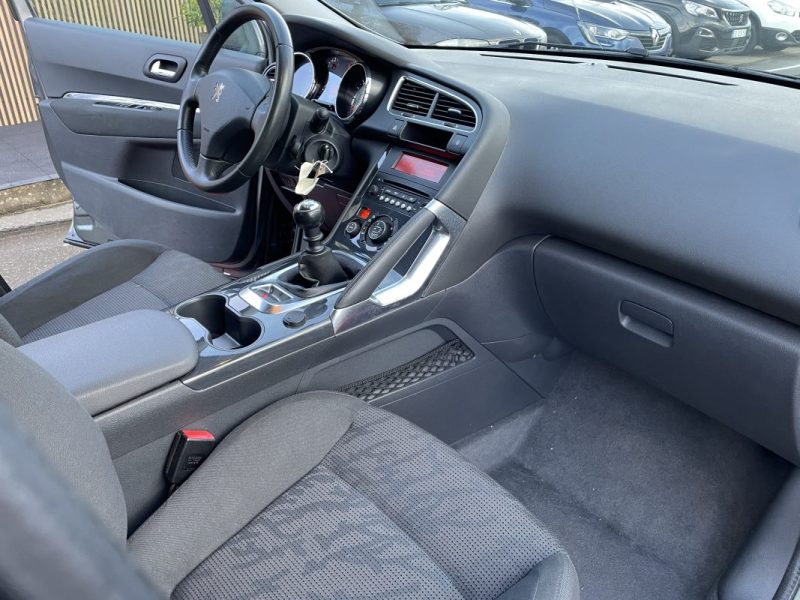 PEUGEOT 3008 1.6 HDI 112CV   GARANTIE 3/12 MOIS 2012