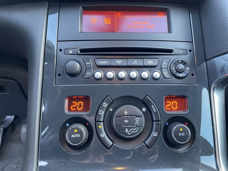 PEUGEOT 3008 1.6 HDI 112CV   GARANTIE 3/12 MOIS 2012