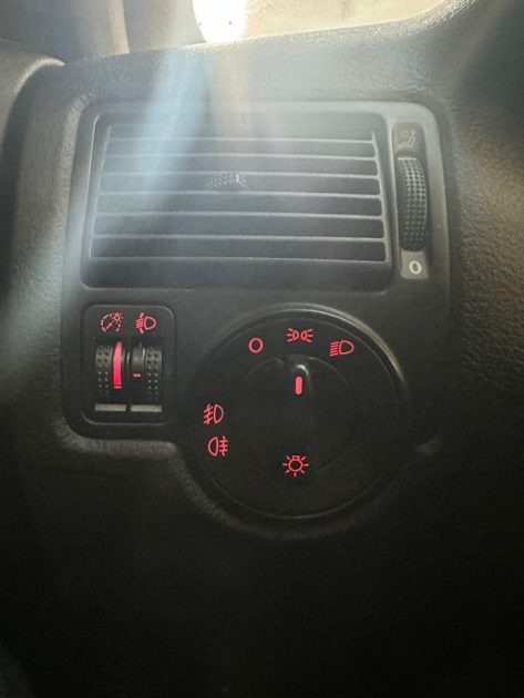 VOLKSWAGEN  GOLF 4  1.9 110 CV  1999