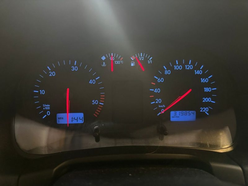 VOLKSWAGEN  GOLF 4  1.9 110 CV  1999