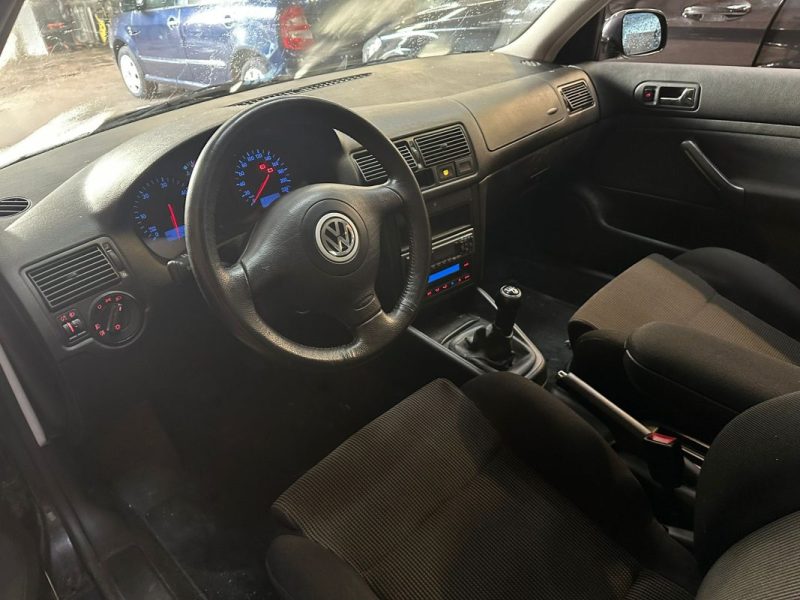 VOLKSWAGEN  GOLF 4  1.9 110 CV  1999