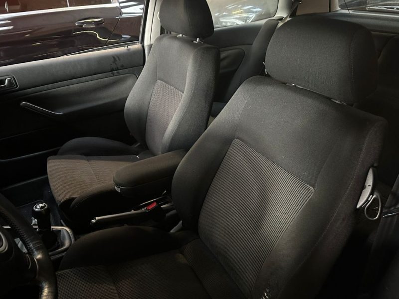 VOLKSWAGEN  GOLF 4  1.9 110 CV  1999