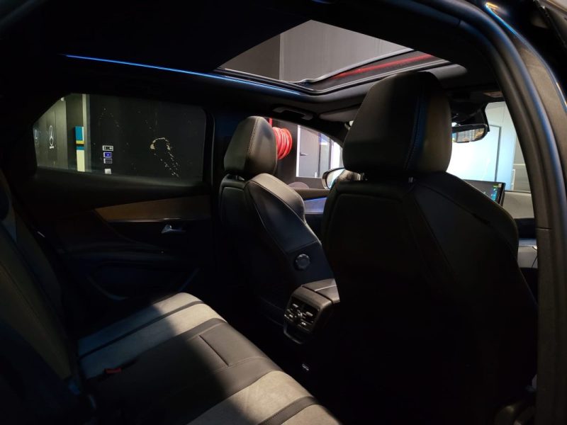 PEUGEOT 3008 HYBRID 225ch GT Line 1er MAIN / TOIT OUVRANT + ANGLE MORTS + SUIVI PEUGEOT /