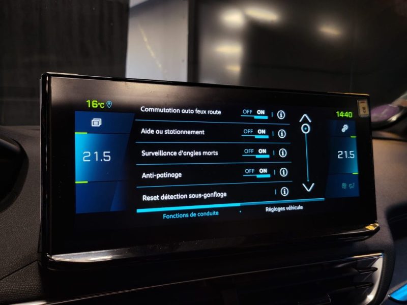 PEUGEOT 3008 HYBRID 225ch GT Line 1er MAIN / TOIT OUVRANT + ANGLE MORTS + SUIVI PEUGEOT /