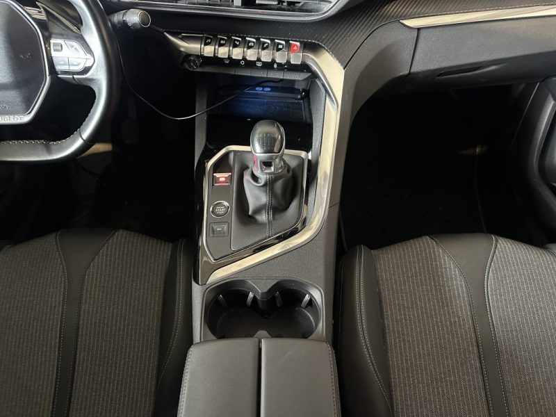 PEUGEOT 5008 1.2 i 130 ch ALLURE  7 places 2021