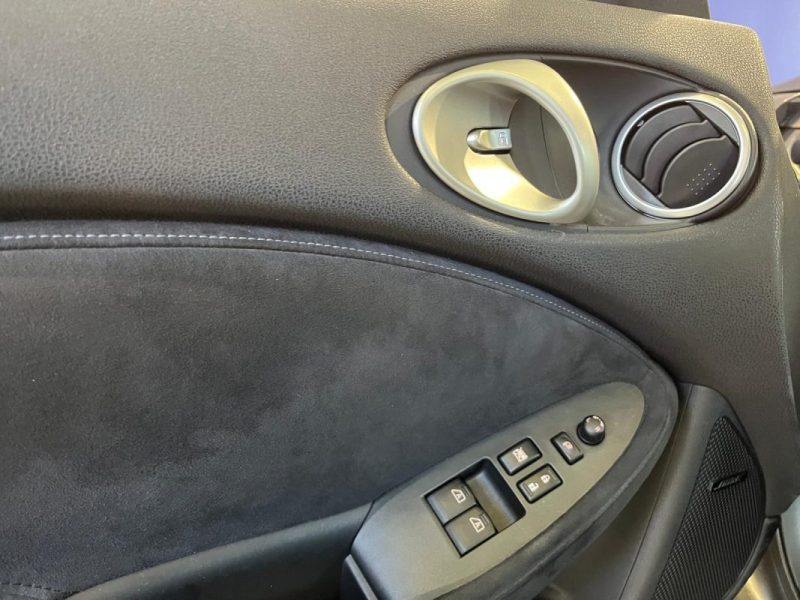 NISSAN 370Z 3.7 V6 331 PACK  *** SILENCIEUX AKRAPOVIC / AUCUN FRAIS À PRÉVOIR ***