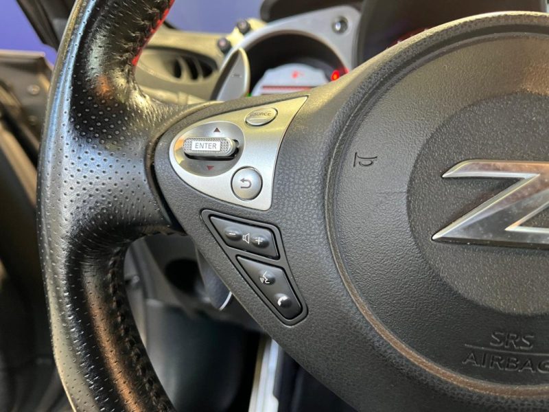 NISSAN 370Z 3.7 V6 331 PACK  *** SILENCIEUX AKRAPOVIC / AUCUN FRAIS À PRÉVOIR ***