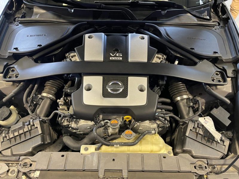 NISSAN 370Z 3.7 V6 331 PACK  *** SILENCIEUX AKRAPOVIC / AUCUN FRAIS À PRÉVOIR ***