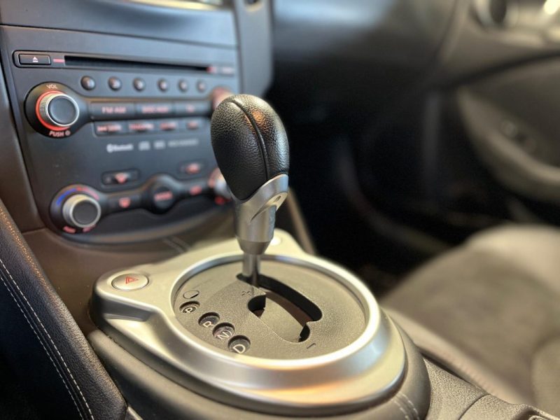 NISSAN 370Z 3.7 V6 331 PACK  *** SILENCIEUX AKRAPOVIC / AUCUN FRAIS À PRÉVOIR ***