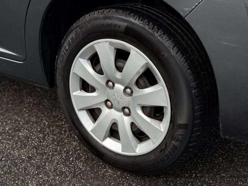 PEUGEOT 207 SW 1.6 HDi 90 PREMIUM PACK – Toit Pano – Clim Auto – Révisée & Garantie 6 mois